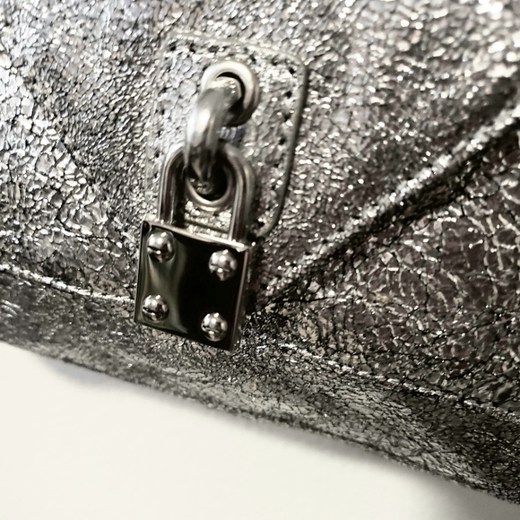ALEXIS HUDSON- Silver Imp.  Metallic Leather Handbag- Vintage NWOT - Picture 4 of 12